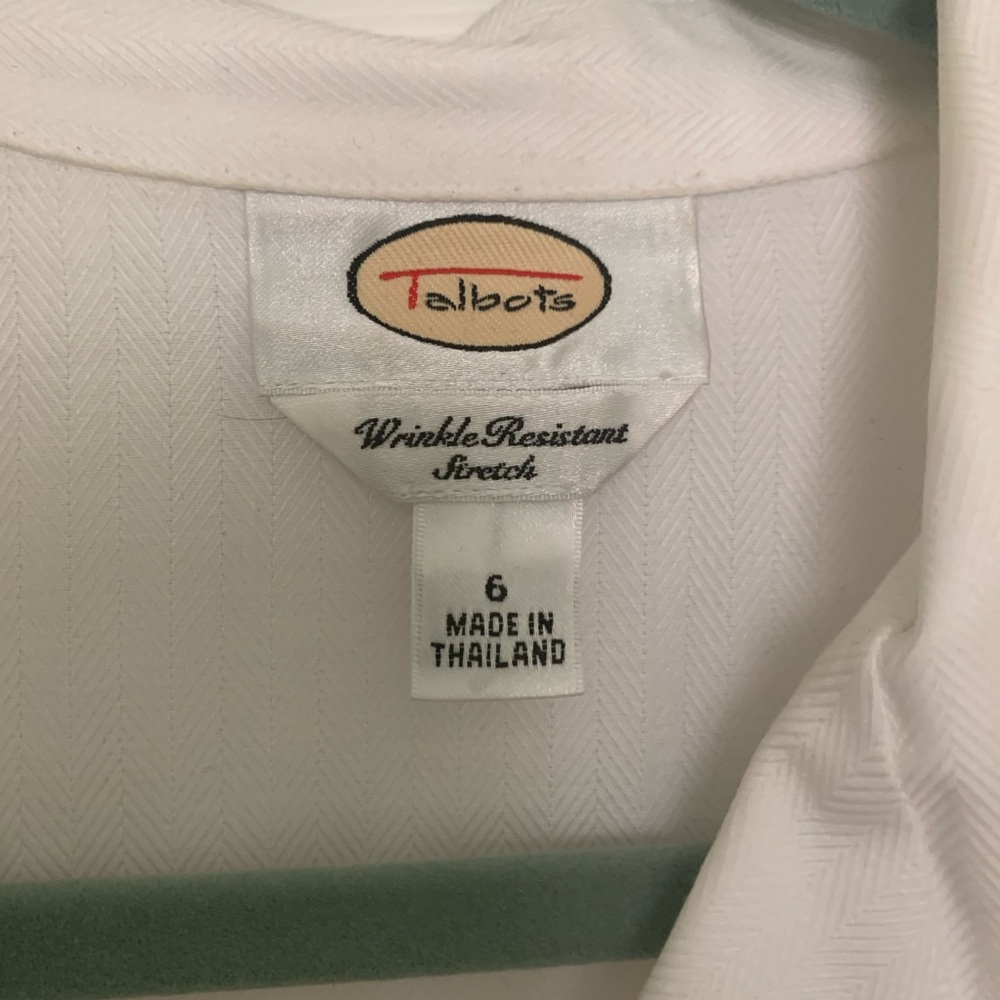 White blouse - Picture 2 of 3